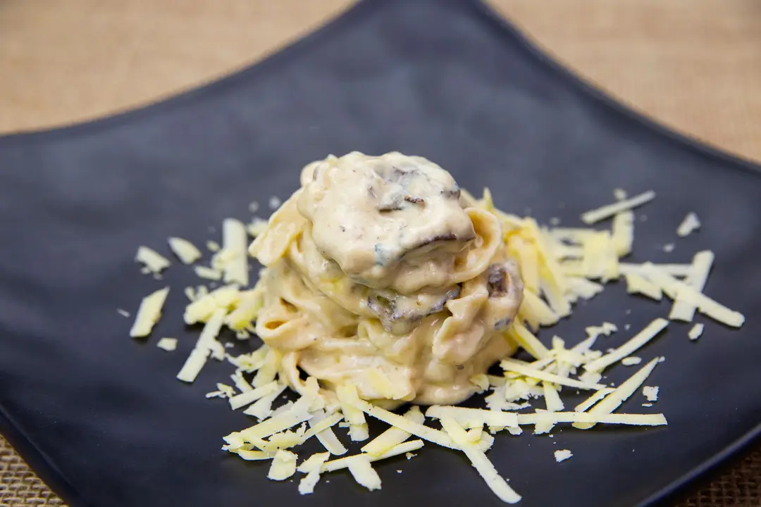 Funghi con Gorgonzola — Cogumelos e gorgonzola.