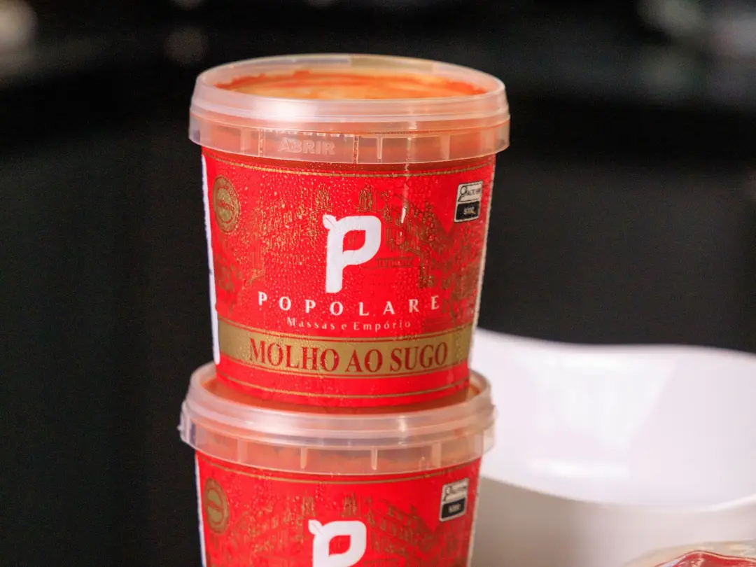 Sugo al Pomodoro — Tomates cozidos lentamente com ervas.